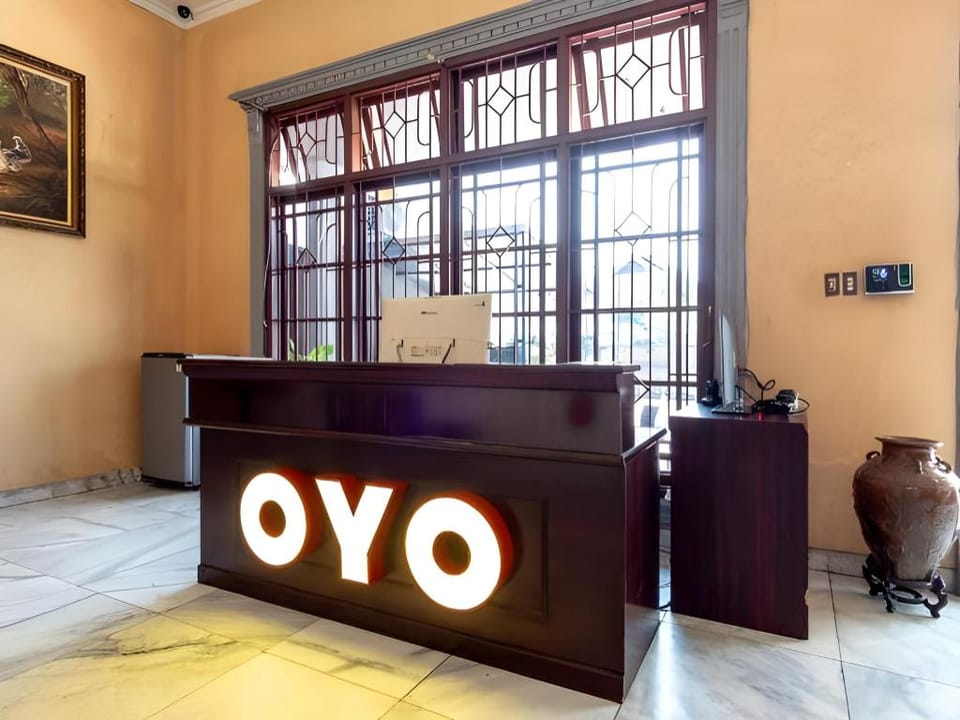 Capital O 614 Graha 8 Syariah Hotel in Surabaya