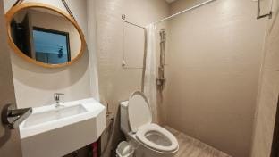 2 BRs Apartment Central of BKK 100sqm. Apartment in Bangkok