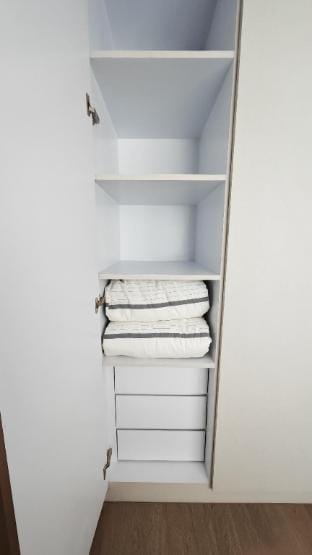 2 BRs Apartment Central of BKK 100sqm. Apartment in Bangkok