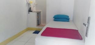 Penginapan Rumah Kuning Syariah Vacation rental in West Java