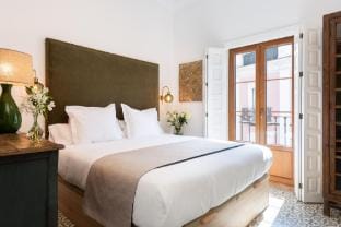 Casa del Gobernador by Época Suites Apartment in Seville