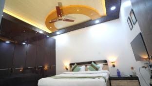 Raahi - Luxury Stay Near Kashi Vishwanath Apartment in Varanasi
