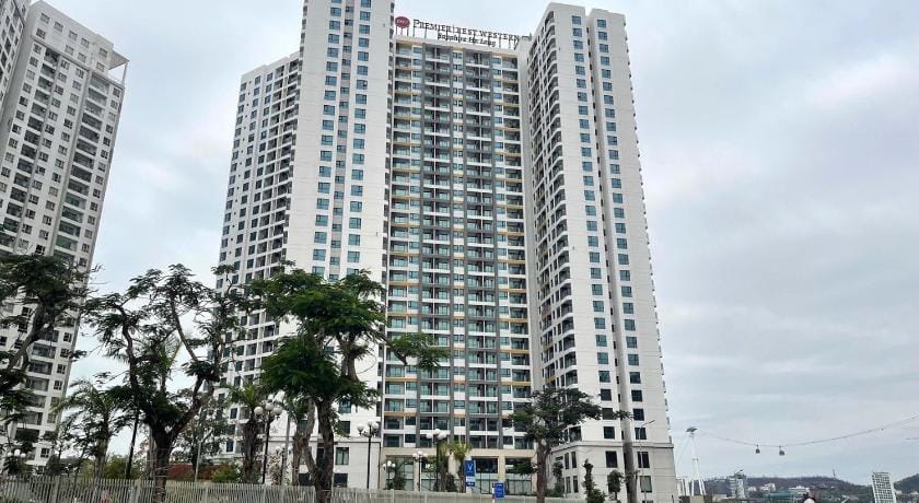 Căn hộ view biển tuyệt đẹp tại Hạ Long Hotel in Laos