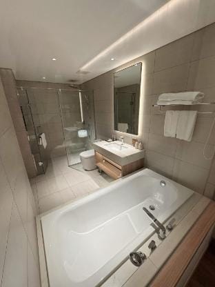 Alacarte Ha Long by SIMA Chill Apartment in Laos
