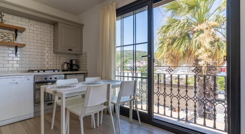 Naro Suites Cesme Marina Hotel in Cesme