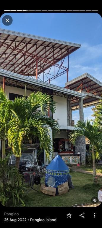 Jeans Apartments and Solo rooms Hotel in Panglao