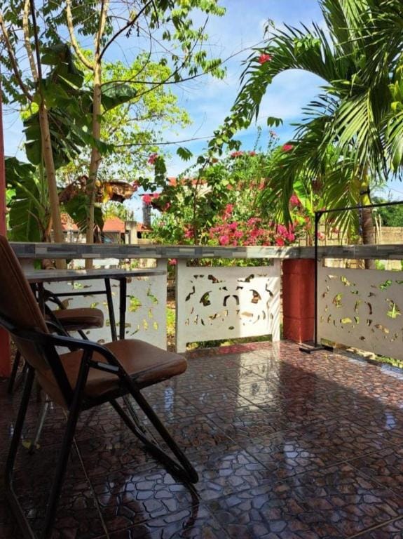 Jeans Apartments and Solo rooms Hotel in Panglao