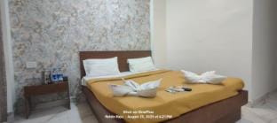 Red Rose Loding & Boarding Apartment in Maharashtra