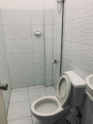 Rm 203 Studiotype apt in hensonville near SM/clark Vacation rental in Angeles