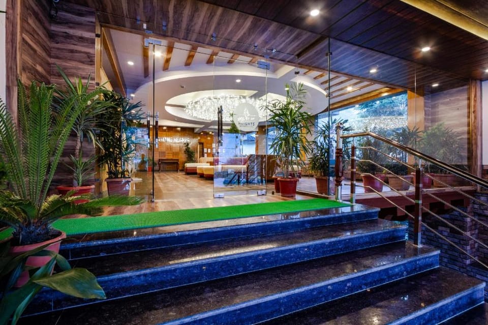 Tribhav Rohtang Heights Resort Hotel in Manali