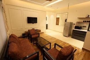 Skylight Suites -Near Jolly Grant Airport Dehradun Apartment in Uttarakhand