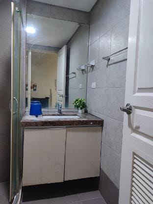 FREE pool access near MOA BP622 Vacation rental in Pasay
