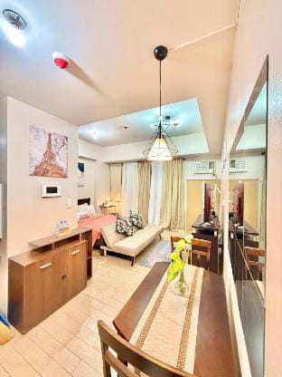 Santis Condotels C1-6M| Across Airport T3 Balcony Vacation rental in Pasay