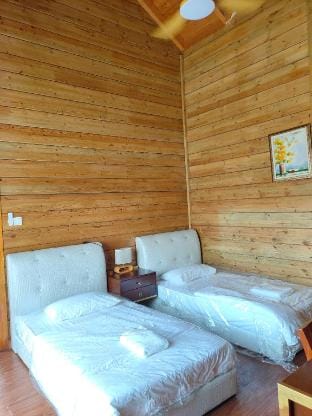 BORNEO TROPICAL VILLAGE RESORT Chalet in Sabah