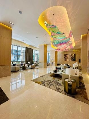 Modern Edge: 1BR w/ City View in Uptown BGC Vacation rental in Makati