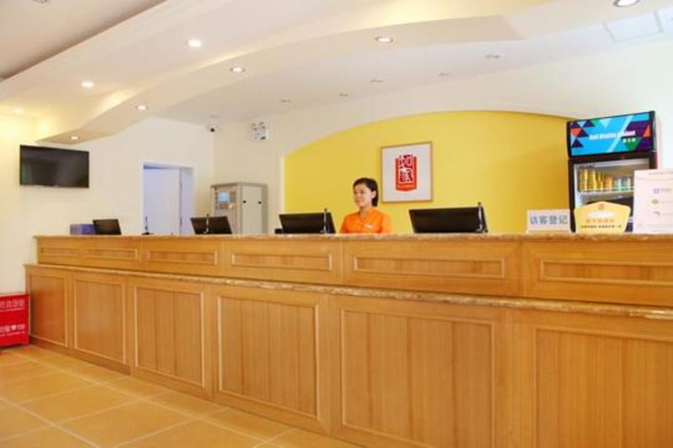 Home Inn Cangzhou Jiefang Road Qingfeng Tower No.5 Middle School Hotel in China