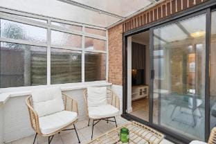Two  BR Tamebridge & Bescot Train Stn M5/M6-J9 &J7 Vacation rental in Walsall