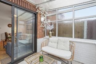 Two  BR Tamebridge & Bescot Train Stn M5/M6-J9 &J7 Vacation rental in Walsall