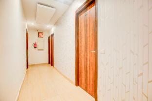 Collection O Chandigarh Road Royal Woods Hotel in Punjab, India