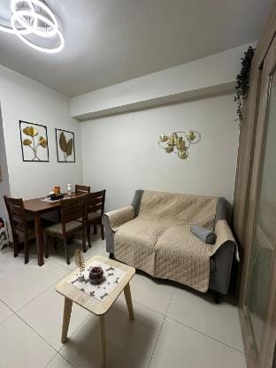 Cozy condo by Serene stays Apartment in Pasay