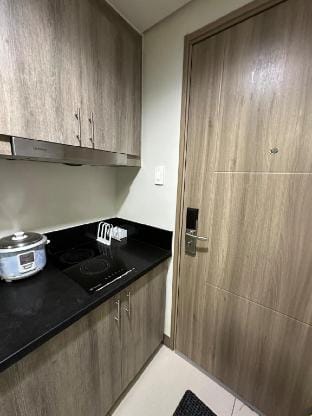 Cozy condo by Serene stays Apartment in Pasay