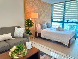 Chic 1-BR at Uptown BGC Vacation rental in Makati