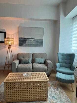 Charming 2-BR Condo in BGC Apartment in Makati