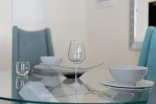Close to Dubai Mall, Fully Furnished 1BR -Downtown Vacation rental in Dubai