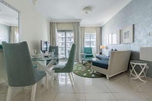 Close to Dubai Mall, Fully Furnished 1BR -Downtown Vacation rental in Dubai