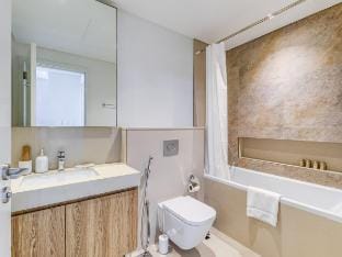 City Skyline View, 1BR Luxury, Access - Dubai Mall Vacation rental in Dubai