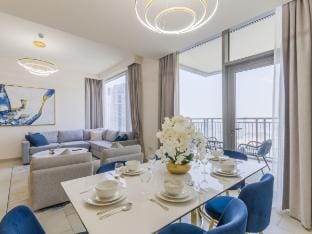 Full Creek View, Spacious 3BR Apt in Creek Harbour Vacation rental in Dubai