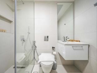 Modern 1BR Furnished, JVC Prime Location Vacation rental in Dubai