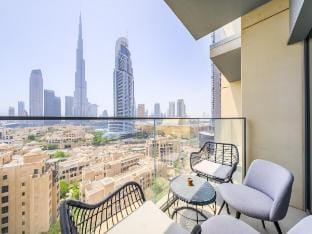 Full Burj Khalifa View, Luxury Furnished-Downtown Vacation rental in Dubai