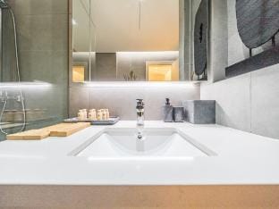 Luxurious 1BR in the Heart of Business Bay Vacation rental in Dubai