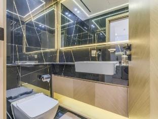 Premium 1BR with Great Amenities in JVC Vacation rental in Dubai