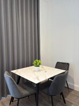 Luxury Studio - in Queensway - 1Min from Hyde Park Vacation rental in City of Westminster