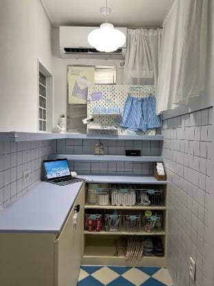 Emma's Room #1 | Central Seoul | Luggage Help Vacation rental in Seoul