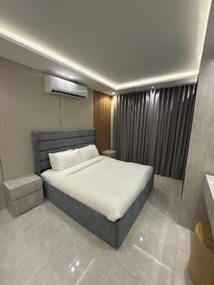 Stylish 1BR • Smart TV • Coffee Bar • Free Parking Vacation rental in Riyadh