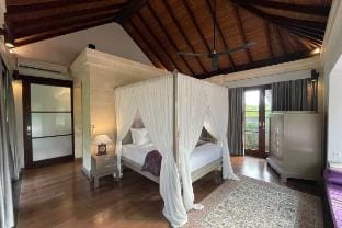 Luxurious 3 Bedrm Gending Kedis Villa at Jimbaran Vacation rental in Mengwi