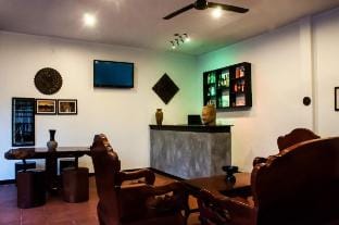 Private Holiday Villa with Pool, 5 Full Bedrooms Villa in Krong Siem Reap
