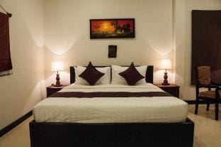 Private Home with Pool, 5 Full Equipped Bedrooms Villa in Krong Siem Reap