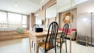 Earth Toned Studio Collins Boulevard By Travelio Apartment in West Java