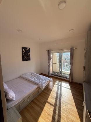 "3BHK View Flat w/ EV Parking" Vacation rental in Kathmandu