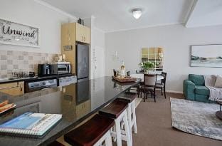 Unwind at Coral Bloubergstrand - Beachfront Vacation rental in Cape Town