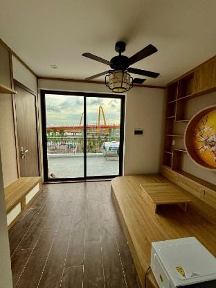 Khanh Phong Apartment Vinhome Royal Island Vacation rental in Laos