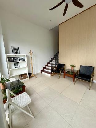 Khanh Phong Apartment Vinhome Royal Island Vacation rental in Laos