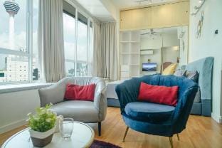 A Comfy Studio in KLCC with KL Tower View Vacation rental in Federal Territory of Kuala Lumpur