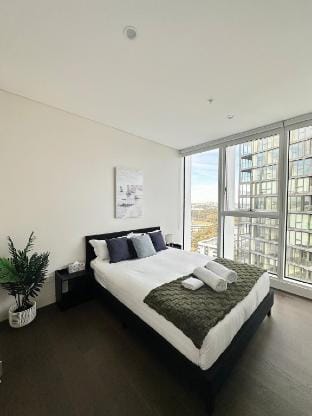 Luxurious City View at Sydney Olympic Park Vacation rental in Lidcombe