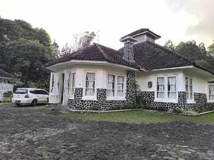 Villa Narendra Yogyakarta Vacation rental in Special Region of Yogyakarta