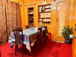 Kashmiri Kothi | Private Villa Stay in Srinagar Villa in India